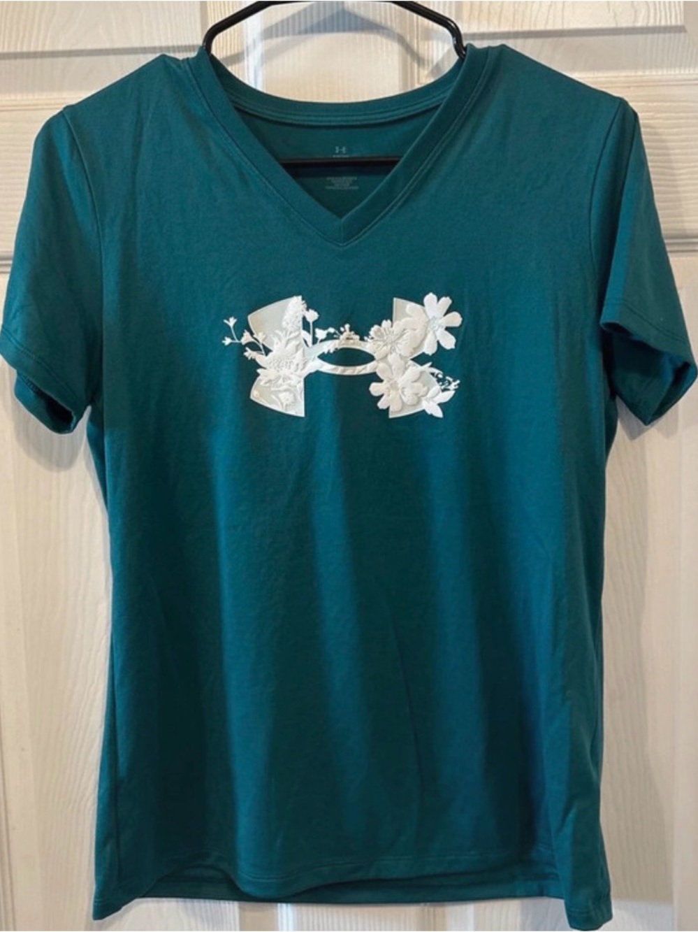Under Armour Women's Teal V-Neck Floral Logo Tee